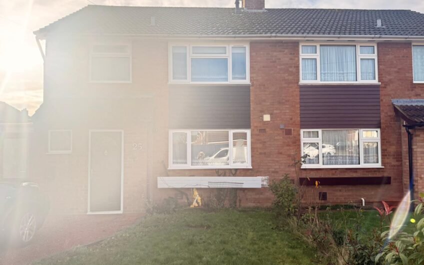 Available for rent – spacious 3-Bedrooms Semi-Detached House with Garden & Parking in Luton LU3!!!