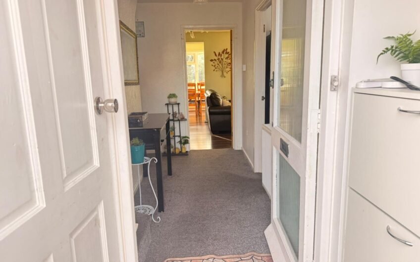 Available for rent – spacious 3-Bedrooms Semi-Detached House with Garden & Parking in Luton LU3!!!