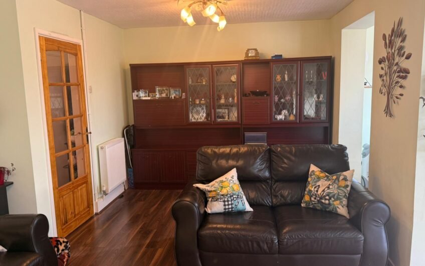 Available for rent – spacious 3-Bedrooms Semi-Detached House with Garden & Parking in Luton LU3!!!