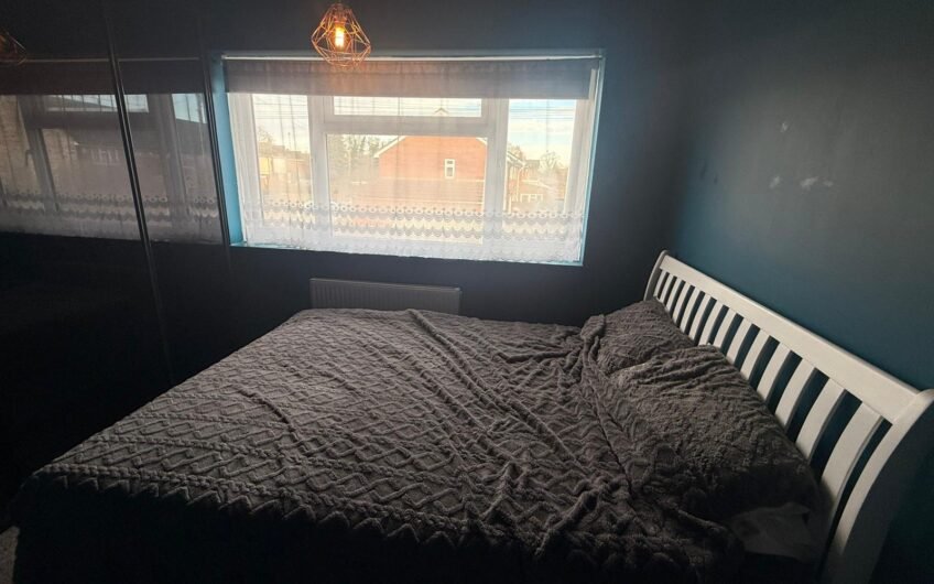 Available for rent – spacious 3-Bedrooms Semi-Detached House with Garden & Parking in Luton LU3!!!