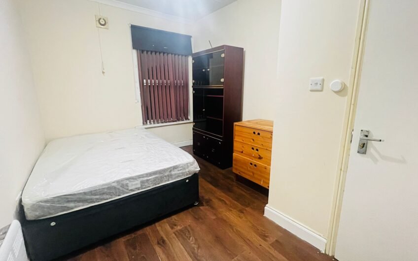 Available a room in a Shared 2-Bedroom Flat in Luton LU3!!!