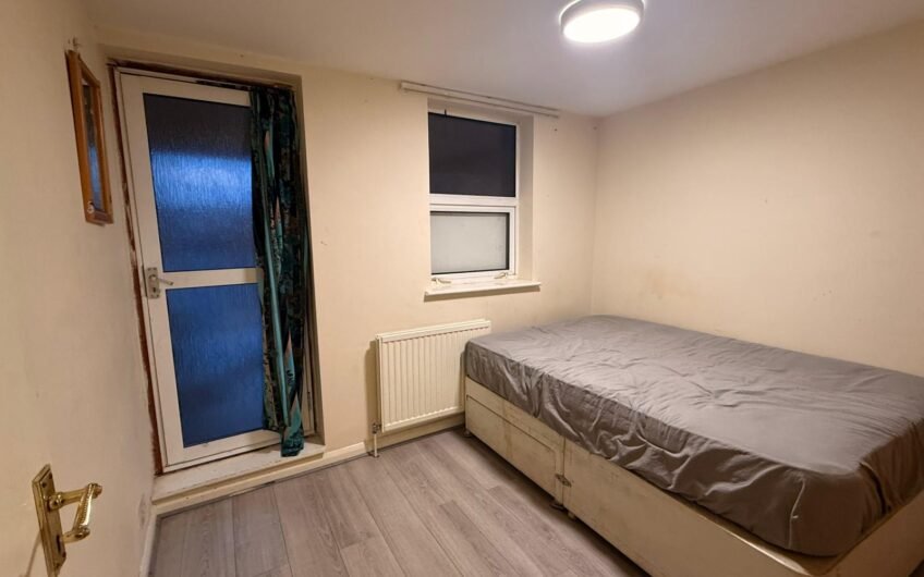 For Rent, Well-Presented Modern 2-Bedrooms Flat with Parking – In Dunstable LU6!!!