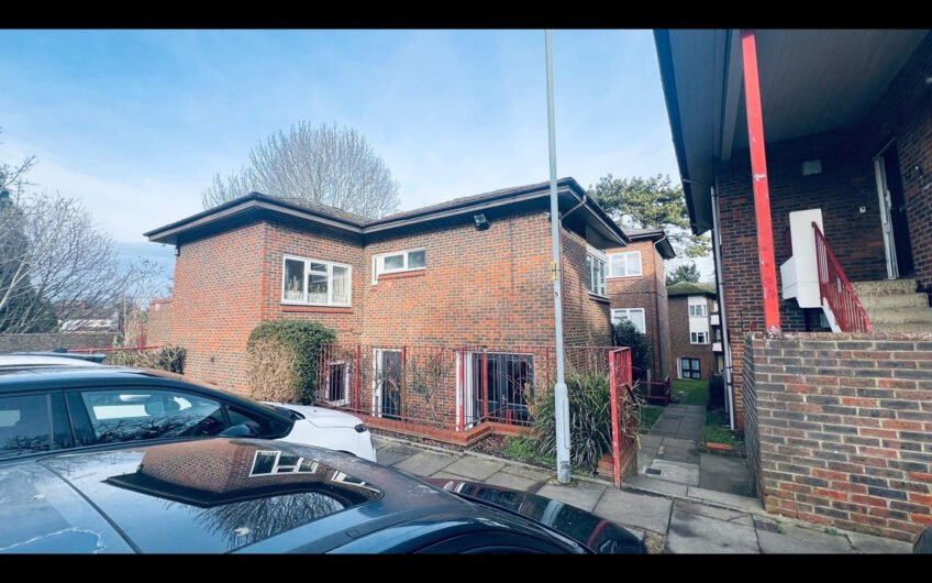 For Sale – Spacious 4-Bedroom Ground Floor Flat with Garden & Parking, in Luton LU1!!!