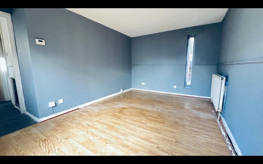 For Sale – Spacious 4-Bedroom Ground Floor Flat with Garden & Parking, in Luton LU1!!!