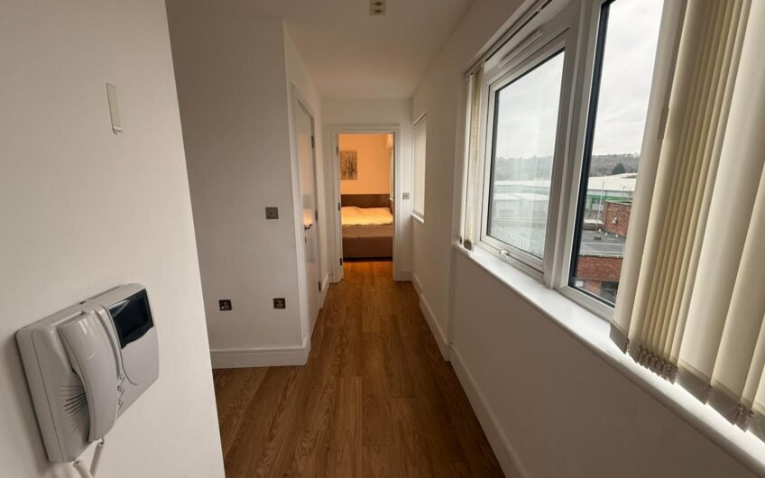 For Rent, Stylish 2-Bed Flat with Private Parking & CCTV in Luton LU4!!!