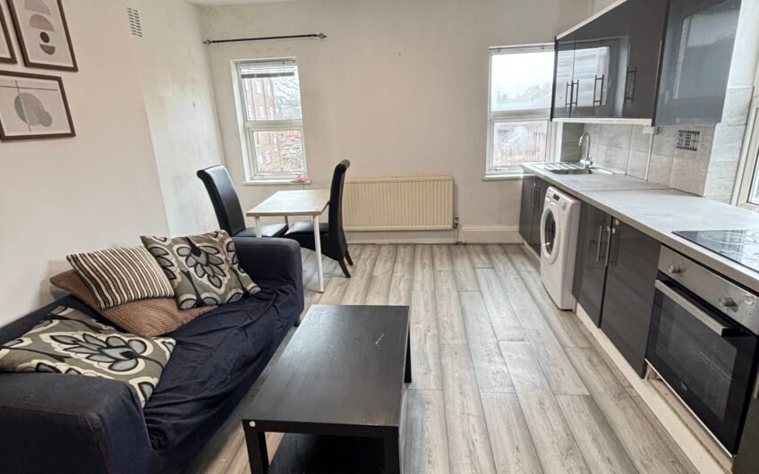 Sleek & Spacious 2-Bed Flat Available Now for Rent in Dunstable LU6!!!