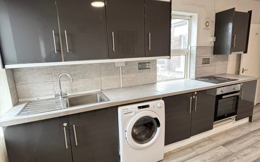 Sleek & Spacious 2-Bed Flat Available Now for Rent in Dunstable LU6!!!