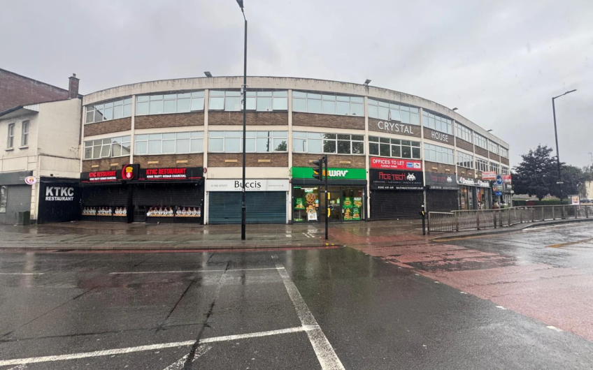 For Rent, Elevate Your Business in a Modern 2nd Floor Office Suite – Crystal House, Luton LU1!!!