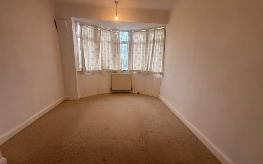 For Rent, Beautiful 3-Bedroom Home with Front & Rear Gardens – Ideal Family Living in Luton LU2!!!