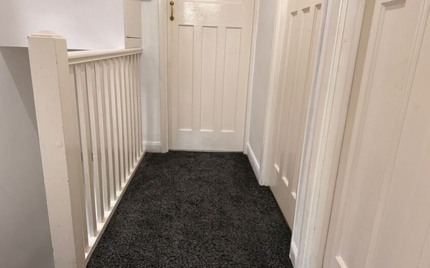 For Rent, Beautiful 3-Bedroom Home with Front & Rear Gardens – Ideal Family Living in Luton LU2!!!