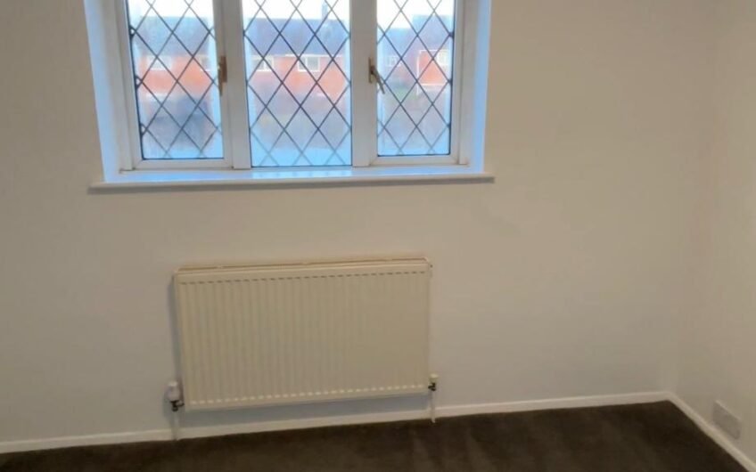 For Rent, Well-Presented Two-Bedroom Semi-Detached House with Garden & Parking in Luton LU3!!!