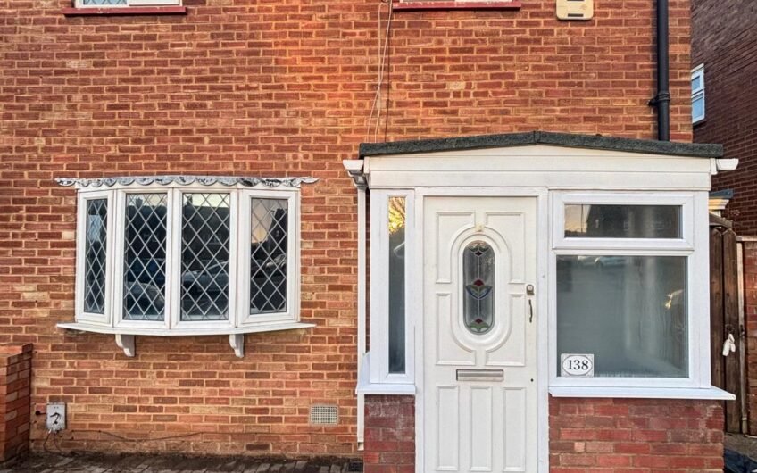 For Rent, Well-Presented Two-Bedroom Semi-Detached House with Garden & Parking in Luton LU3!!!