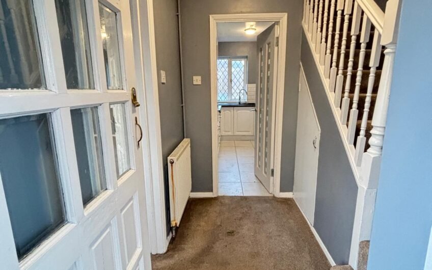 For Rent, Well-Presented Two-Bedroom Semi-Detached House with Garden & Parking in Luton LU3!!!