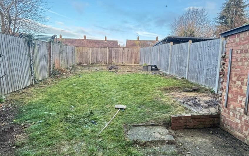 For Rent, Well-Presented Two-Bedroom Semi-Detached House with Garden & Parking in Luton LU3!!!