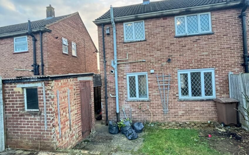 For Rent, Well-Presented Two-Bedroom Semi-Detached House with Garden & Parking in Luton LU3!!!