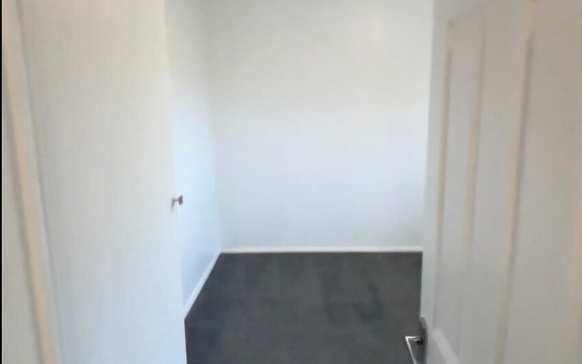 For Rent, Well-Presented Two-Bedroom Semi-Detached House with Garden & Parking in Luton LU3!!!