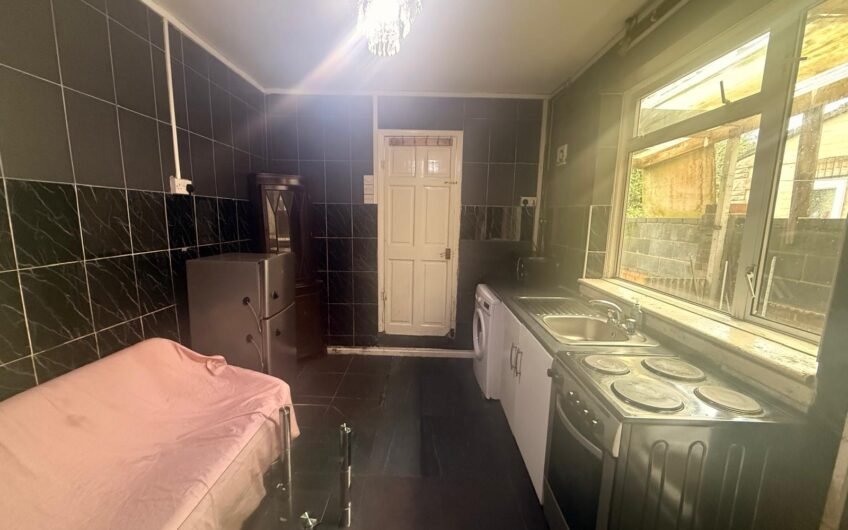 For Rent, Well-Presented 1-Bed Flat with Open-Plan Living in Luton LU1!!!