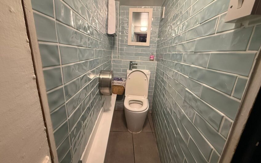 Established Indian & Bangladeshi Restaurant for Sale in Kings Langley WD4!!!