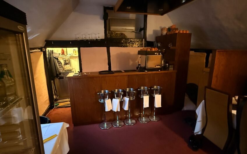 Established Indian & Bangladeshi Restaurant for Sale in Kings Langley WD4!!!