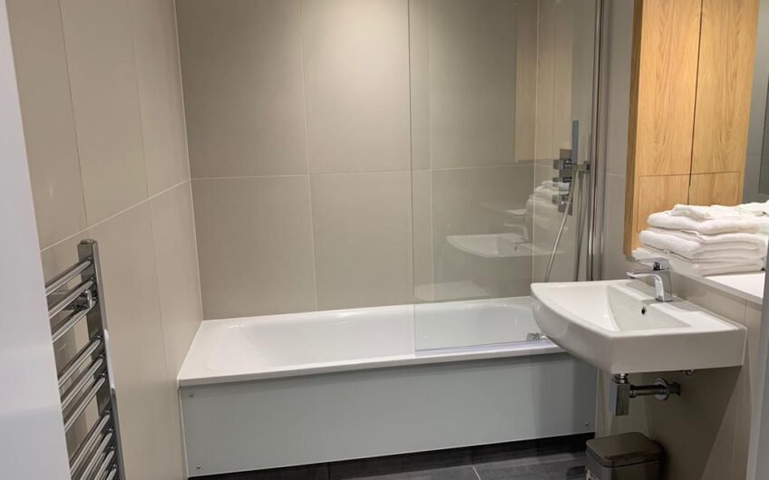 Stylish Fully Furnished 2-Bedroom Flat for Rent in Arrowhead House, Luton LU4!!