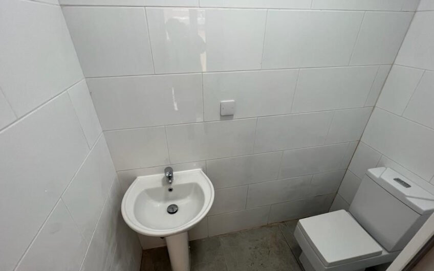 Newly Refurbished 791 Sq Ft Restaurant / Takeaway Unit To Let – High Street Dunstable LU6!!!