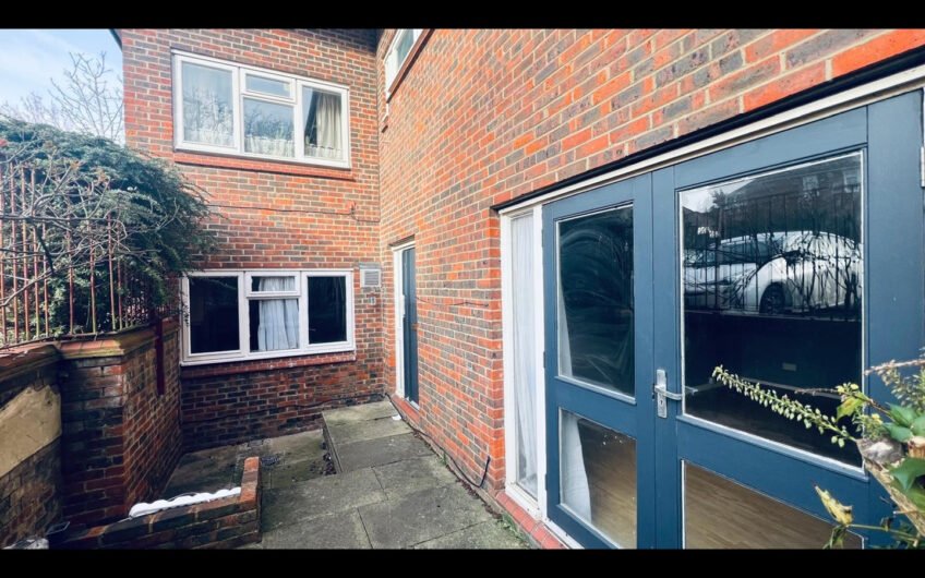 For Sale – Spacious 4-Bedroom Ground Floor Flat with Garden & Parking, in Luton LU1!!!