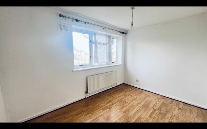 For Sale – Spacious 4-Bedroom Ground Floor Flat with Garden & Parking, in Luton LU1!!!