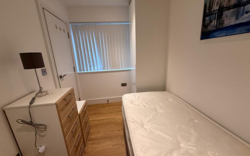 For Rent, Stylish 2-Bed Flat with Private Parking & CCTV in Luton LU4!!!