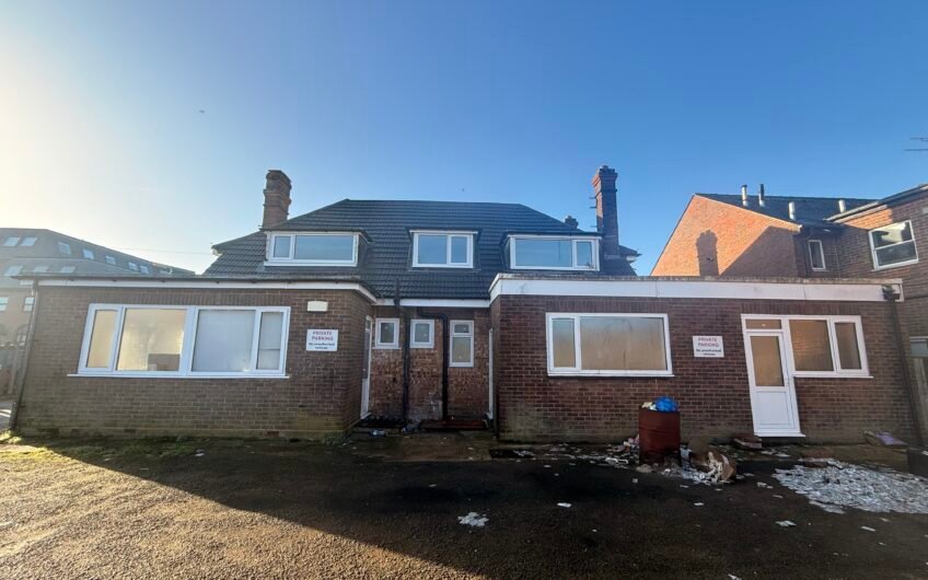 For Sales freehold HMO Investment Opportunity – Planning Pending for 8 En-Suite Rooms | Dunstable LU6!!!