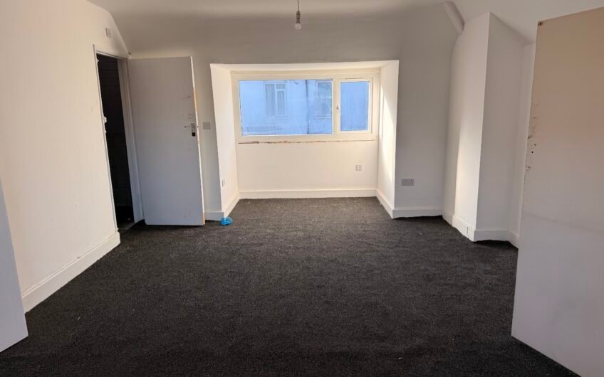 For Sales freehold HMO Investment Opportunity – Planning Pending for 8 En-Suite Rooms | Dunstable LU6!!!