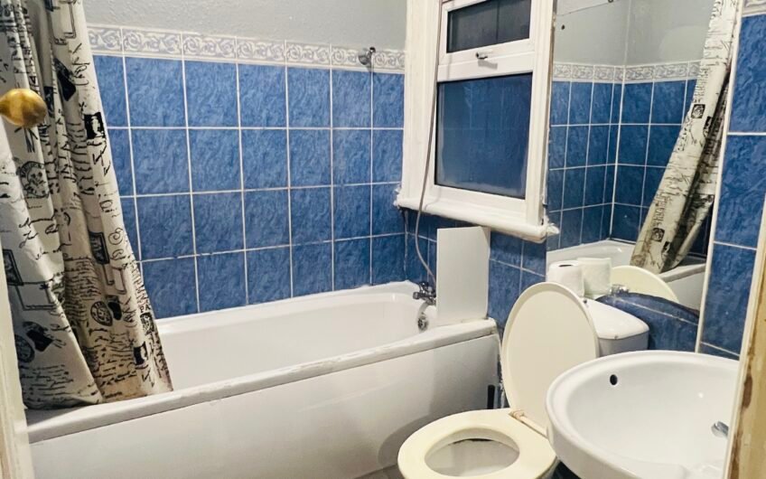 For Rent, Spacious 1-Bedroom Furnished Flat with Reception Room & Parking – In Marsh Road Luton LU3!!!