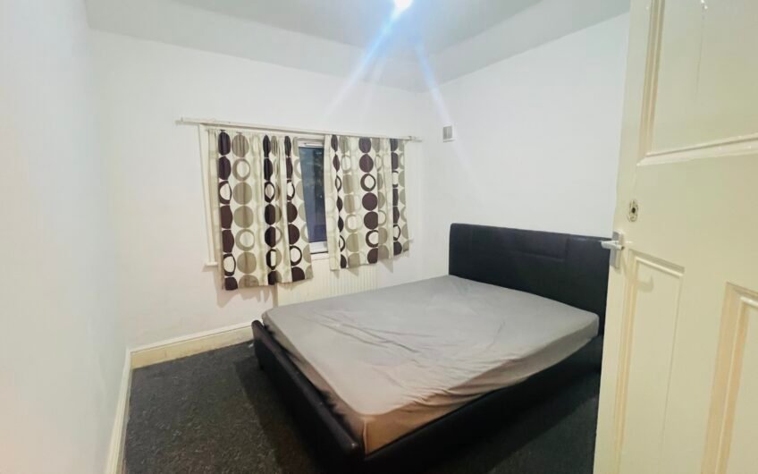For Rent, Spacious 1-Bedroom Furnished Flat with Reception Room & Parking – In Marsh Road Luton LU3!!!