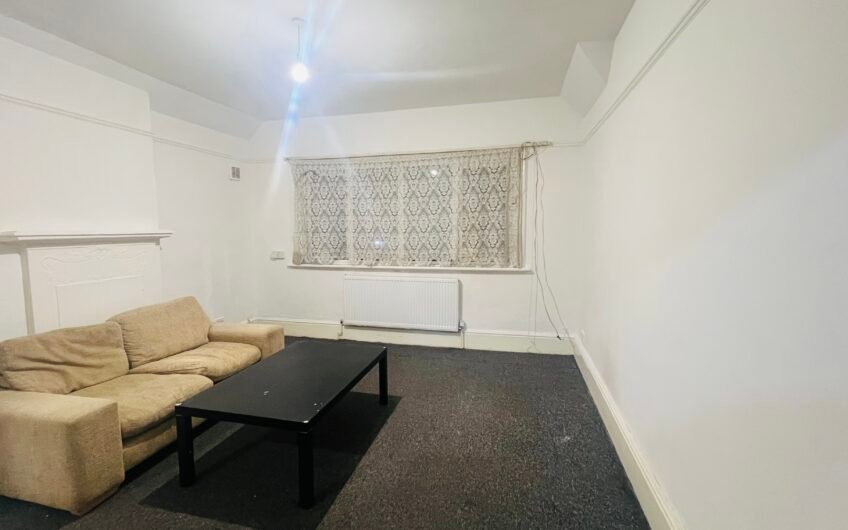 For Rent, Spacious 1-Bedroom Furnished Flat with Reception Room & Parking – In Marsh Road Luton LU3!!!