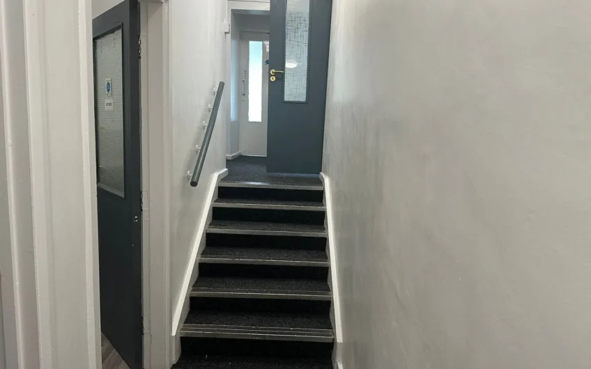 Just Bring Your Team! Fully Furnished Office Available for rent in Luton LU1!!!