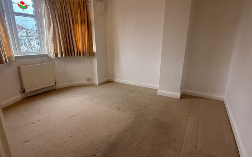 For Rent, Beautiful 3-Bedroom Home with Front & Rear Gardens – Ideal Family Living in Luton LU2!!!