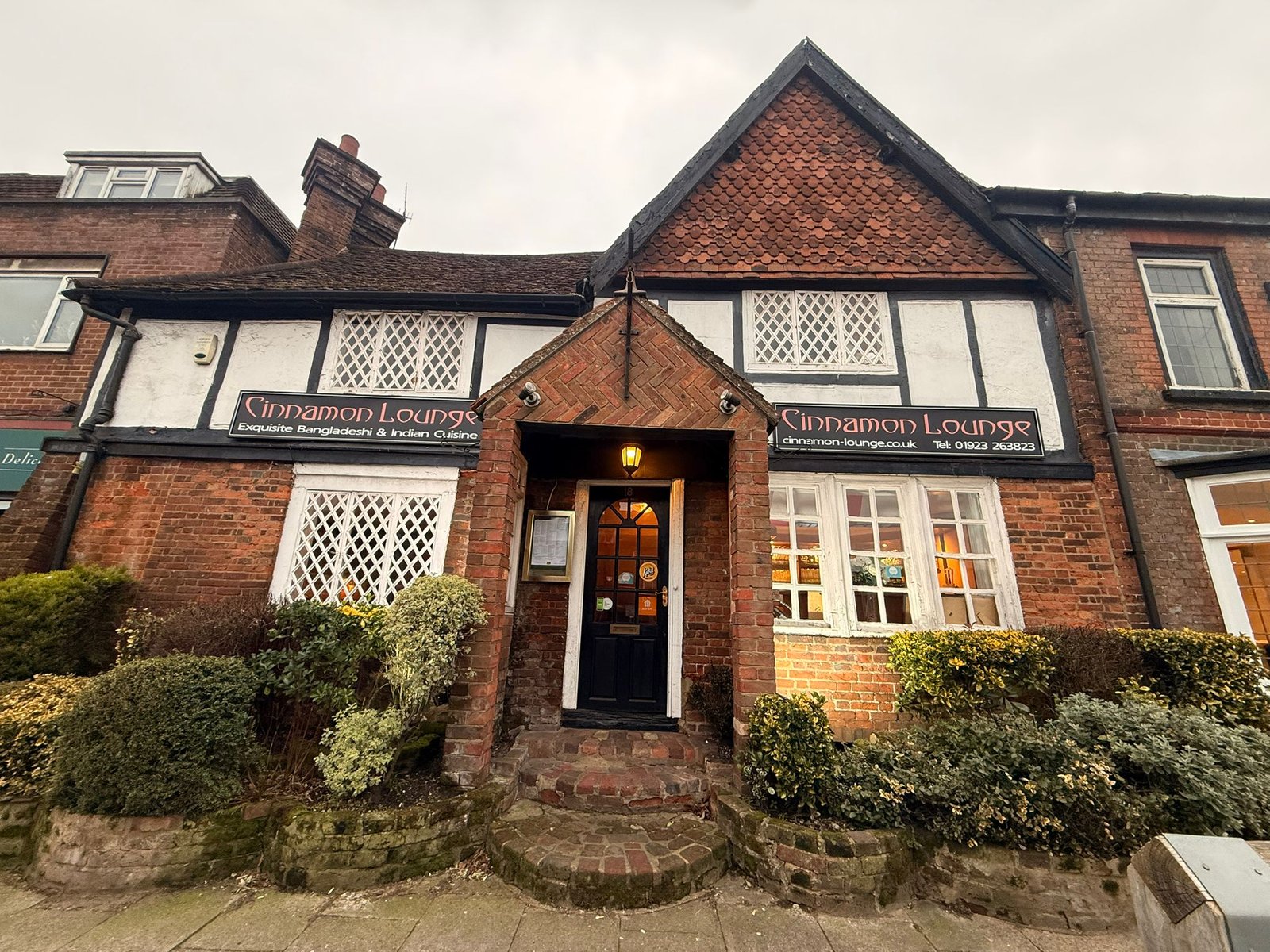 Established Indian & Bangladeshi Restaurant for Sale in Kings Langley WD4!!!