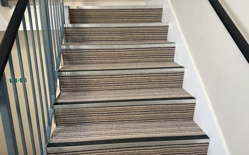 For Rent, Stylish 2-Bed Flat with Private Parking & CCTV in Luton LU4!!!