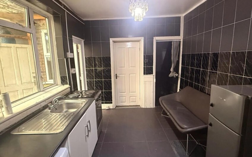 For Rent, Stylish 1-Bedroom Flat with Open-Plan Living in Luton LU1!!!