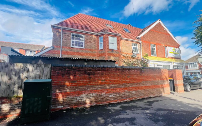 For Rent, Proudly Presents This Stylish 1-Bedroom Flat in the Heart of Dunstable LU6!!!.