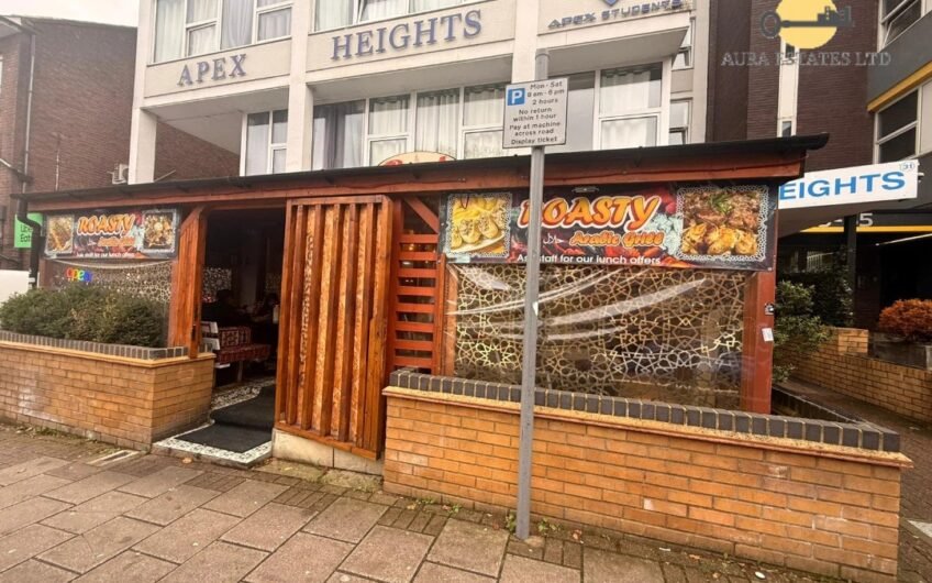 Fully Equipped Turnkey Café for Sale on Prime Upper George Street, Luton LU1!!!