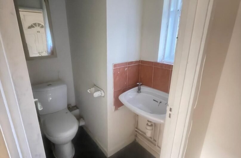 For Rent, Stylish 1-Bedroom Flat with Parking – 5th Floor Living in Luton LU1!!!