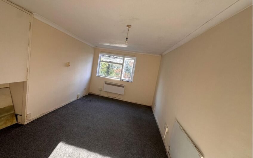 For Rent, Stylish 1-Bedroom Flat with Parking – 5th Floor Living in Luton LU1!!!