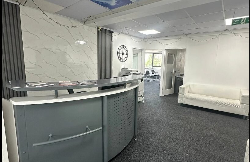 Just Bring Your Team! Fully Furnished Office Available for rent in Luton LU1!!!