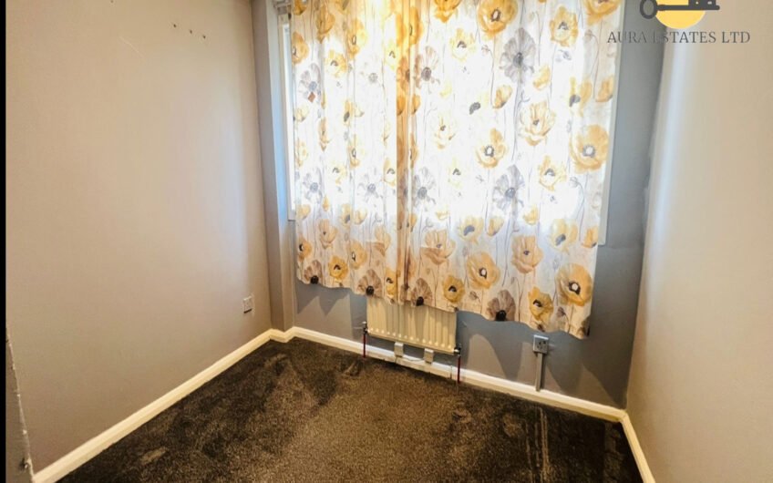 For Rent, 3-Bedroom Mid-Terraced House with Conservatory & Garden – in Dunstable LU5!!!