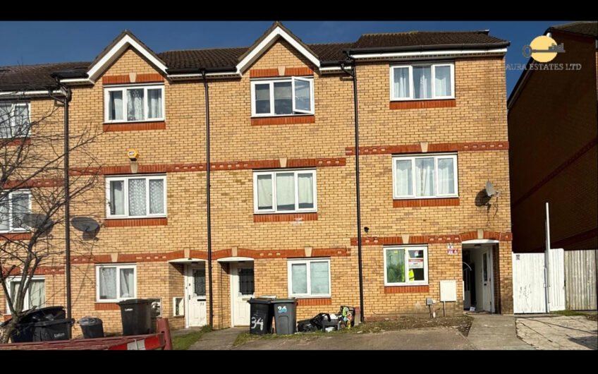 Elegant 4-Bedroom Townhouse for Sale with Private Garden & Driveway – Central Luton LU1!!!