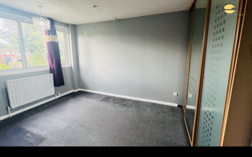 For Rent, 3-Bedroom Mid-Terraced House with Conservatory & Garden – in Dunstable LU5!!!