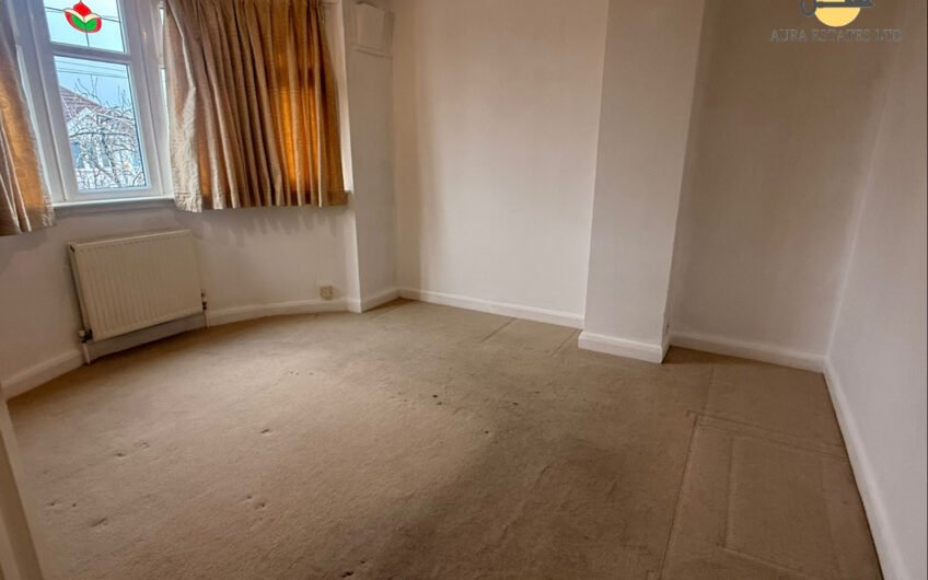 For Rent, Beautiful 3-Bedroom Home with Front & Rear Gardens – Ideal Family Living in Luton LU2!!!