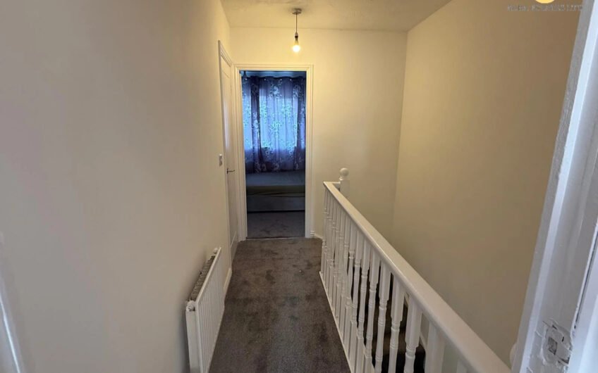 Elegant 4-Bedroom Townhouse for Sale with Private Garden & Driveway – Central Luton LU1!!!