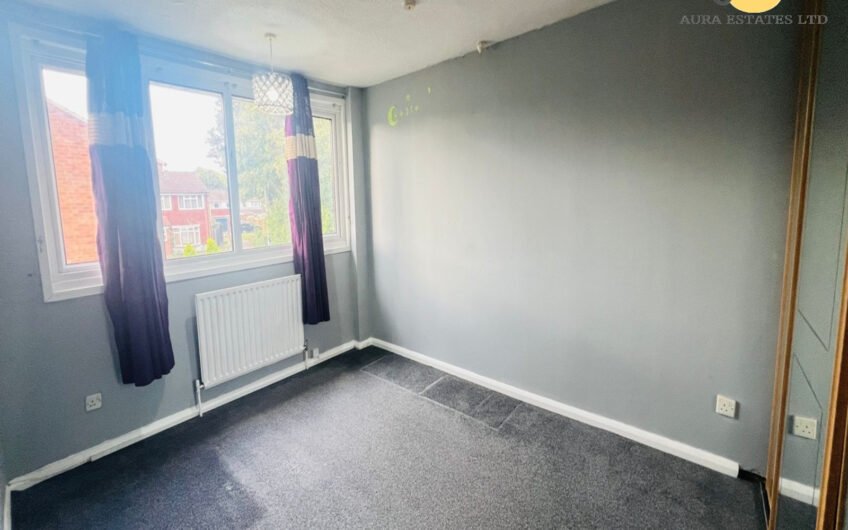 For Rent, 3-Bedroom Mid-Terraced House with Conservatory & Garden – in Dunstable LU5!!!