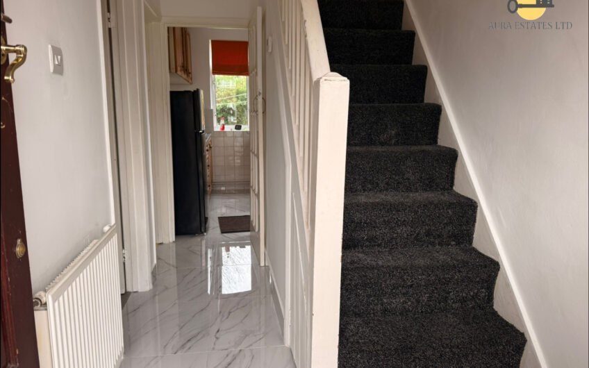 For Rent, Beautiful 3-Bedroom Home with Front & Rear Gardens – Ideal Family Living in Luton LU2!!!